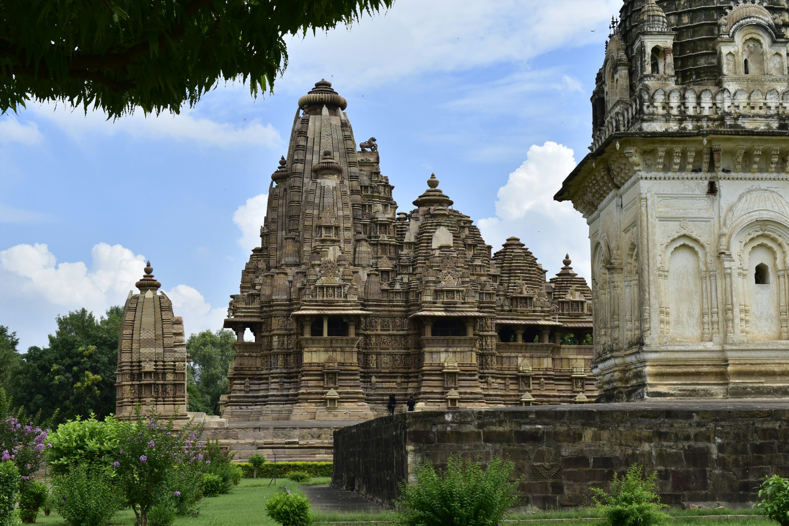 Madhya Pradesh landmark image for government jobs article 10412