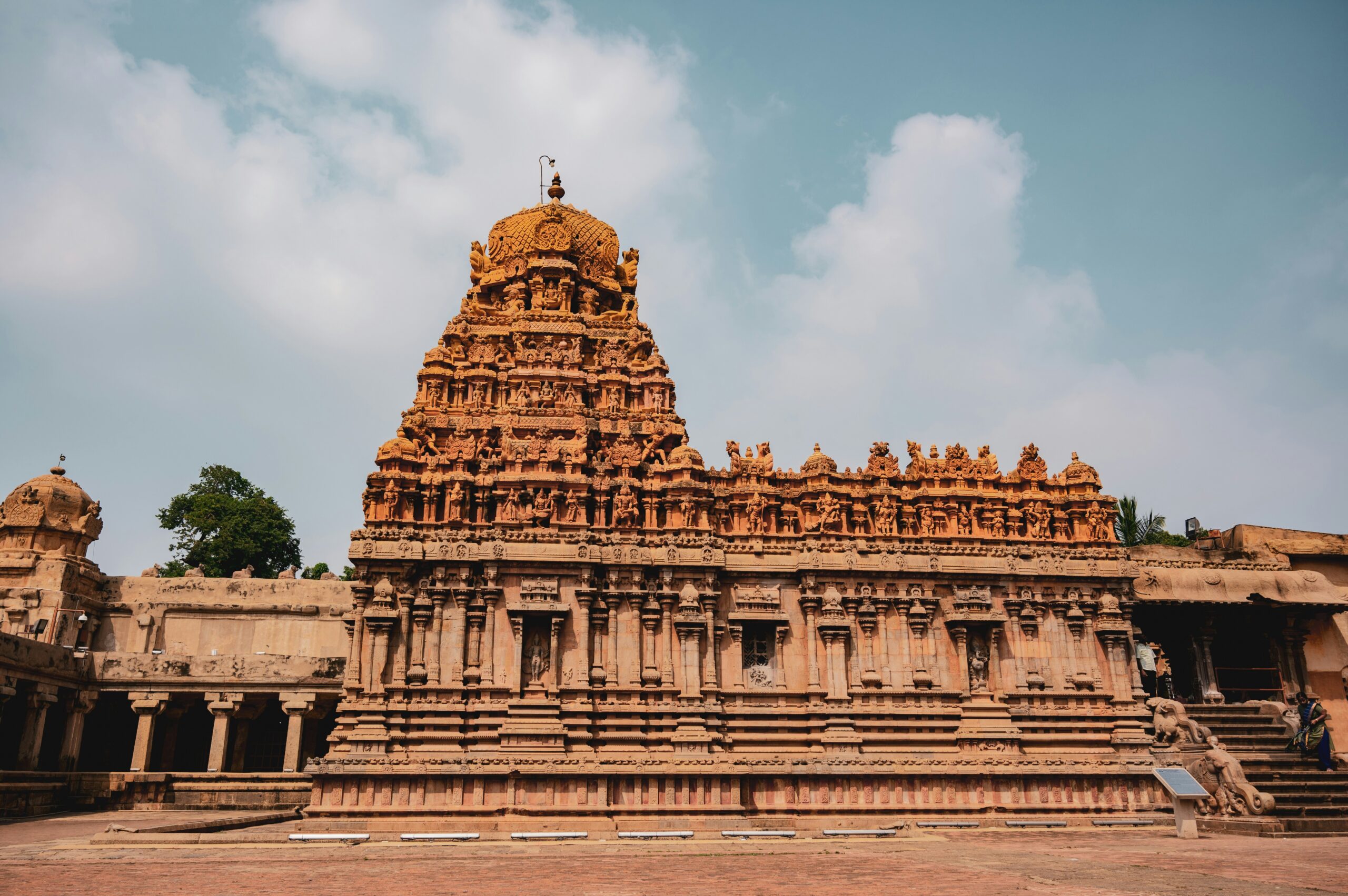 Unique Tamil Nadu landmark image for government jobs guide